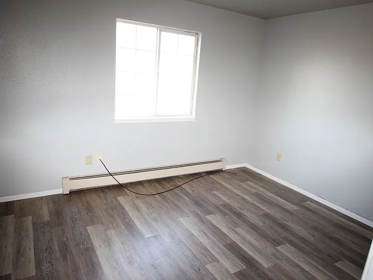 1412 Glenwood Ave — Photo 5