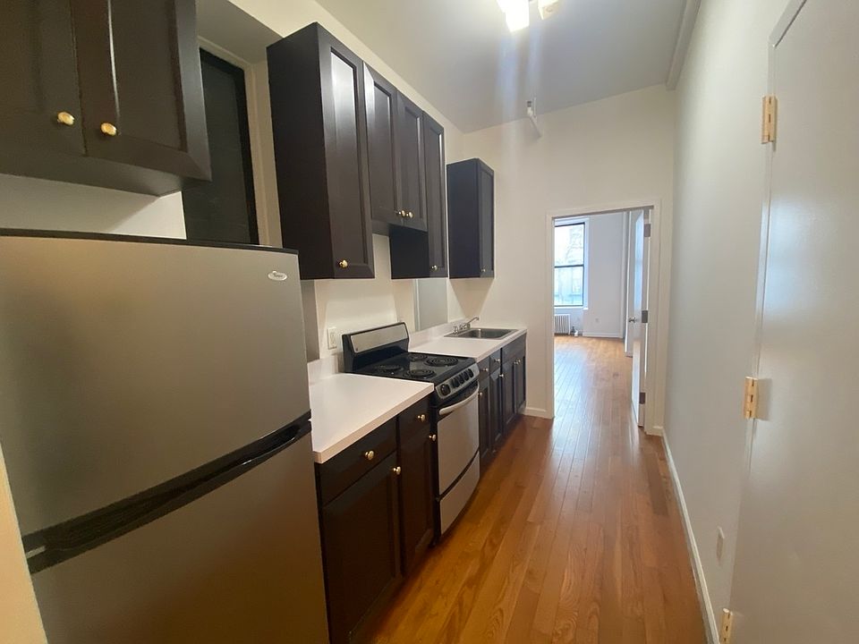 1st image of 360 W 53rd St #11W