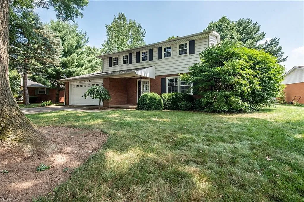 1305 Independence Cir SE photo 1