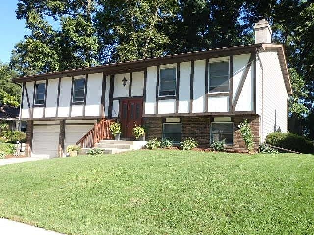 1st image of 207 Lakeside Dr