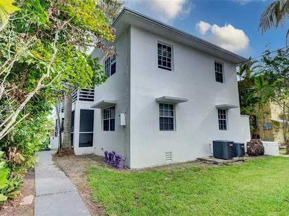 1791 Marseille Dr, Miami Beach, FL 33141