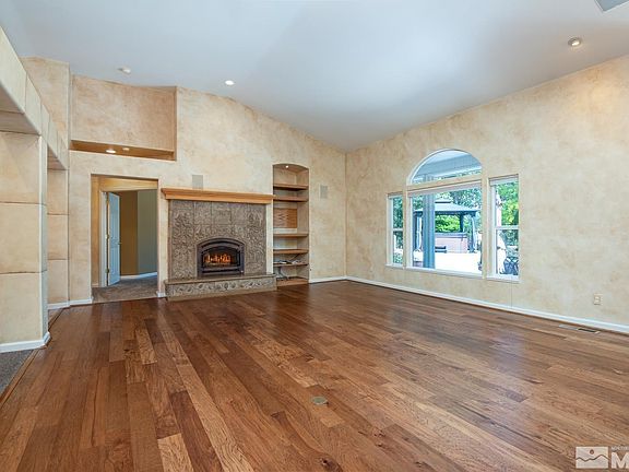 4th image of 1144 Country Club Dr