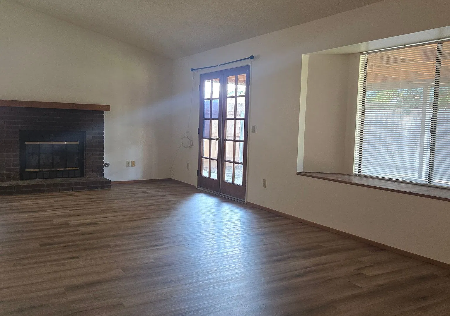 3 BR 2 BA Available Now — Photo 3