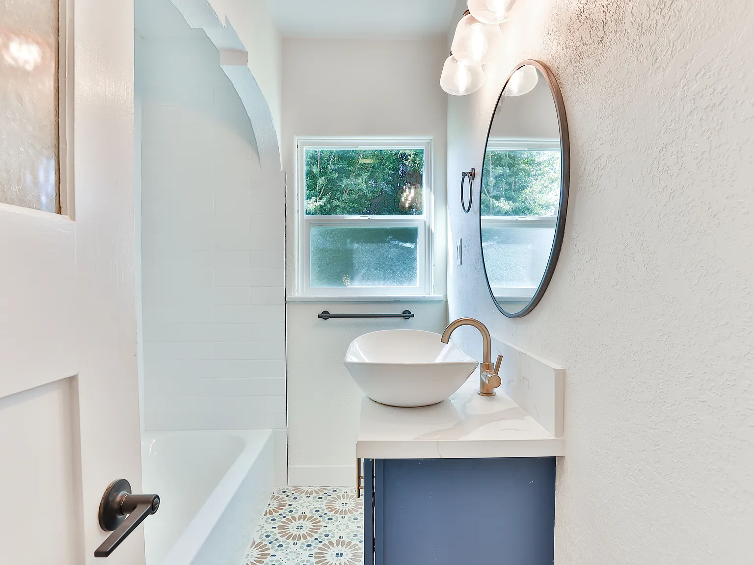 2 bed, 900 sqft, $3,250 — Photo 2