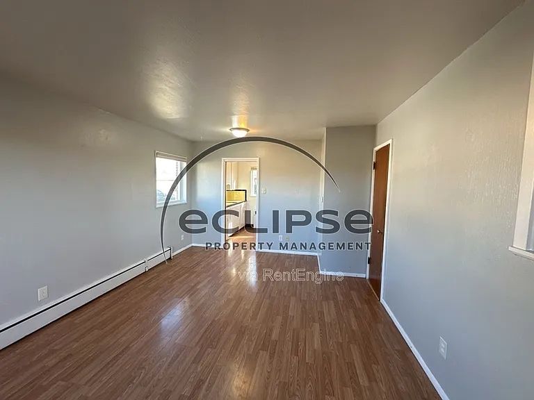 1823 Gunnison Ave — Photo 3