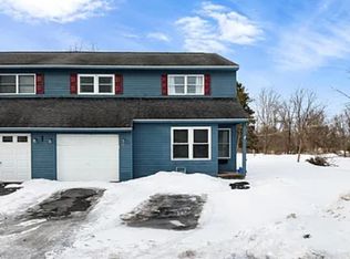 90 College St, Hamilton, NY 13346
