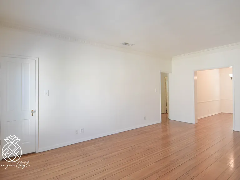 9356 W Olympic Blvd #1/2 — Photo 10