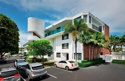 1800 S Ocean Dr #407 Photo 1
