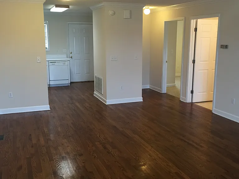 102 Innis Brook Dr — Photo 3