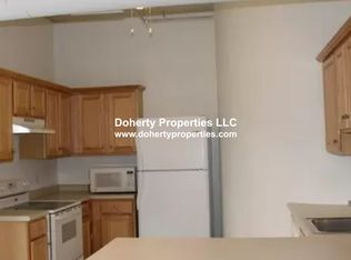 23-33 Middle St #13, Lowell, MA 01852