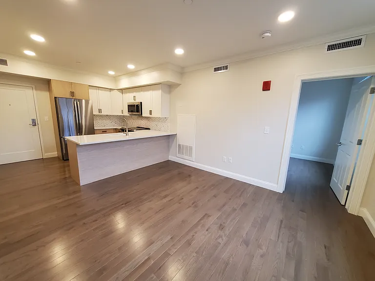 39 Herrick Rd #204 — Photo 3
