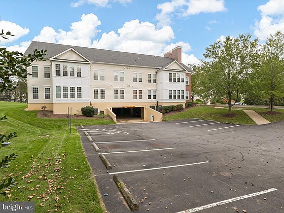 5th image of 6704 Holly Farm Ln Unit 104