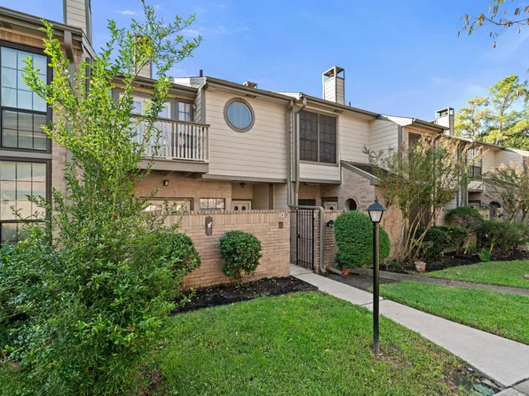 734 Country Place Dr APT D, Houston, TX 77079
