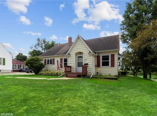 1301 Ridgeway Dr, Newton, IA 50208