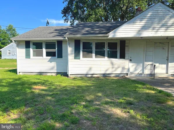 227 Kinsley Rd, Pemberton, NJ 08068