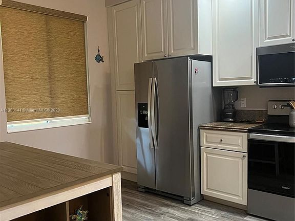 3rd image of 37 Harbour Isle Dr E Unit 206