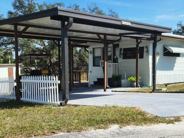 9486 Gray Fox Dr, Weeki Wachee, FL 34613