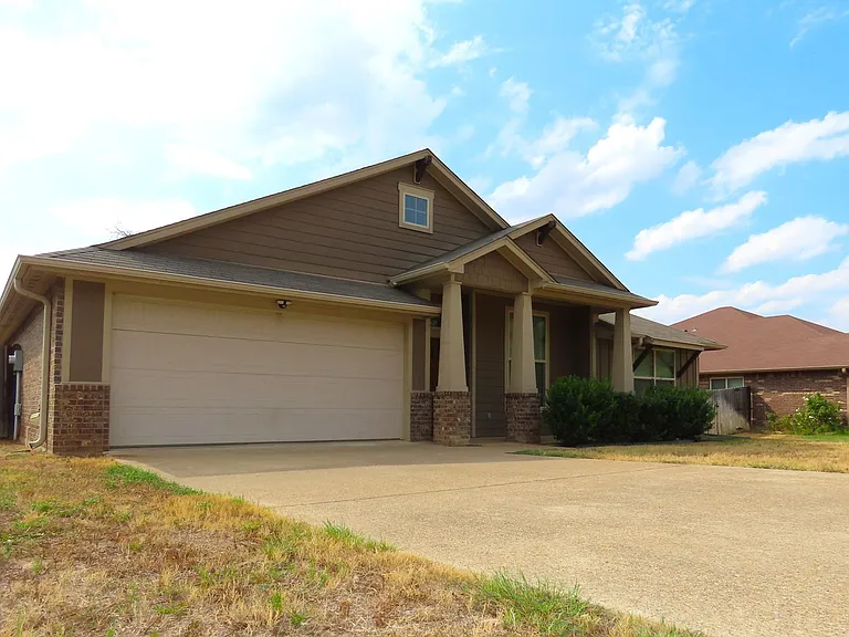 414 Asher — Photo 2