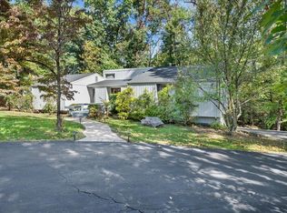 4842 Hunting Hills Dr, Roanoke, VA 24018