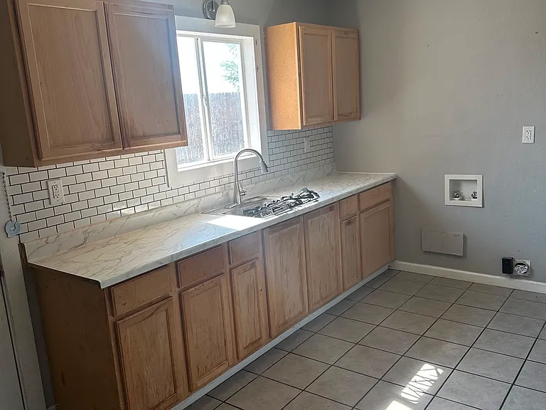 1806 Orange St — Photo 3