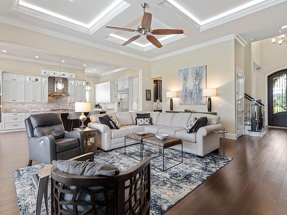 5th image of 27 Cypresswood Drive S