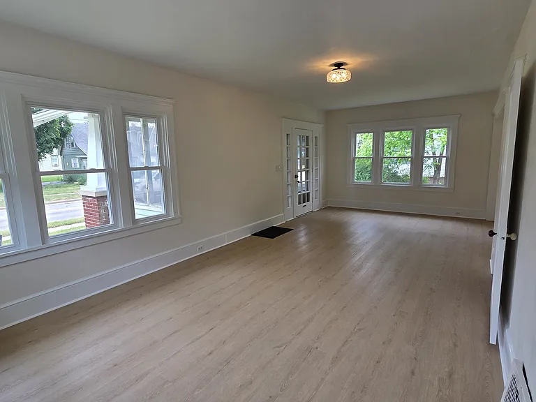 1008 George St — Photo 11