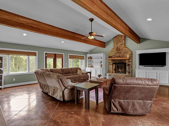 5th image of 260 Joann Dr