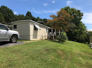 157 Roxie Ln, Franklin, NC 28734