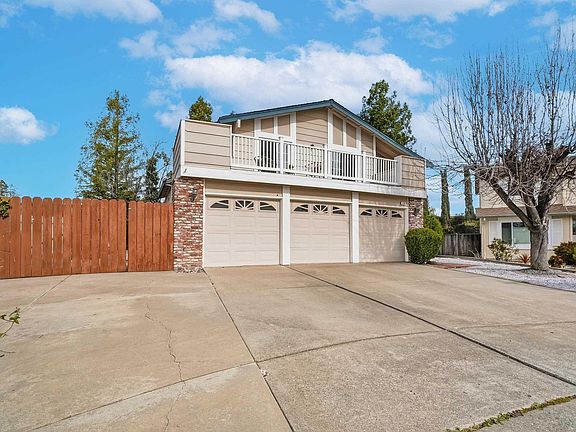 2nd image of 126 Pebble Pl