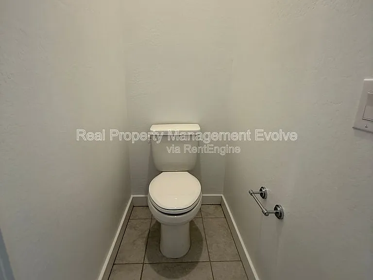 6324 W Warner St — Photo 16