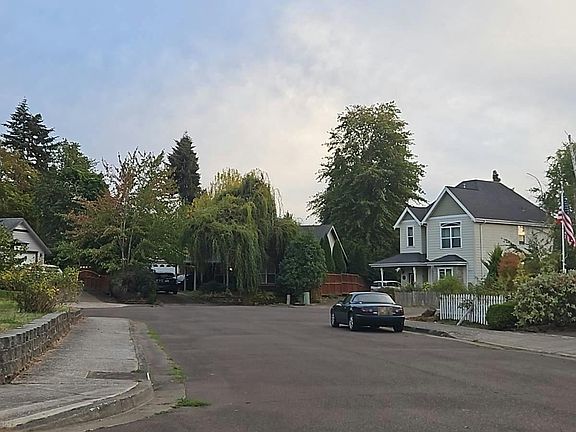 4th image of 930 Filbert St