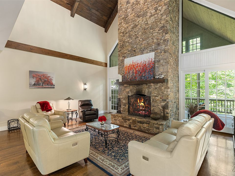 1st image of 115 W Falls Court