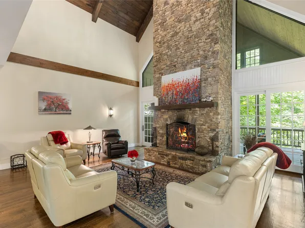 115 W Falls Court, Highlands, NC 28741