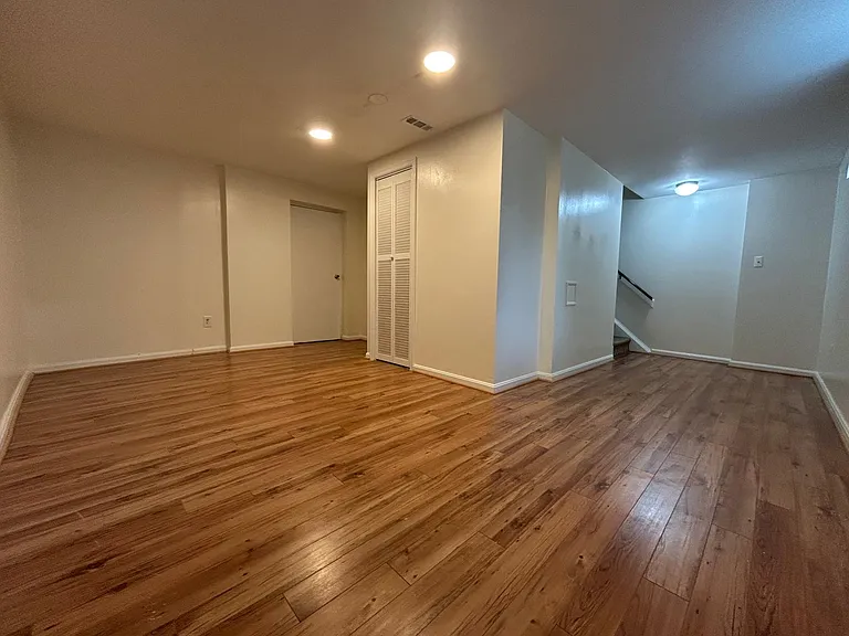 6723 Kenwood Forest Ln — Photo 22