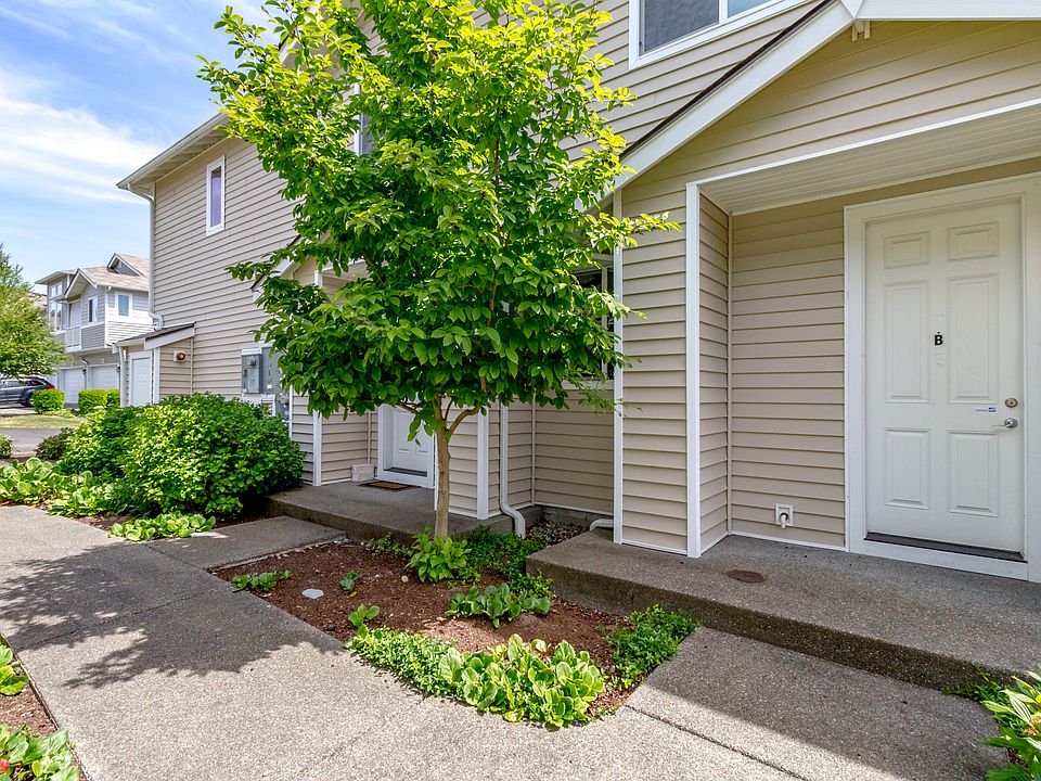 1st image of 1905 Garry Oaks Ave Unit B