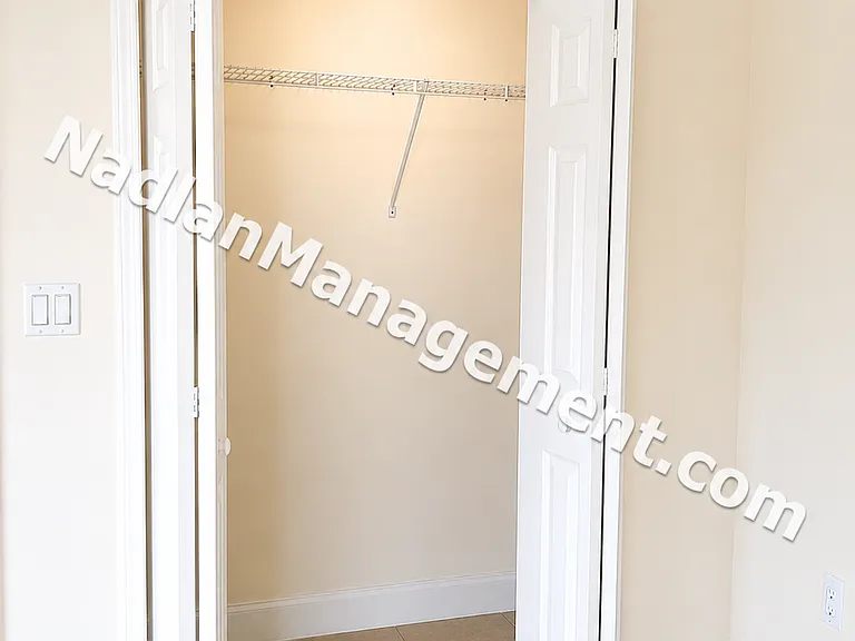 223 NW 12th St #4 — Photo 7