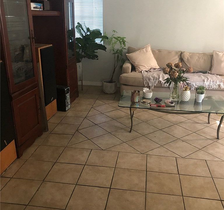 2nd image of 10024 Capistrano Ave