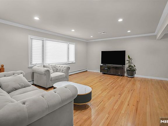 2nd image of 318 Briarcliff Lane