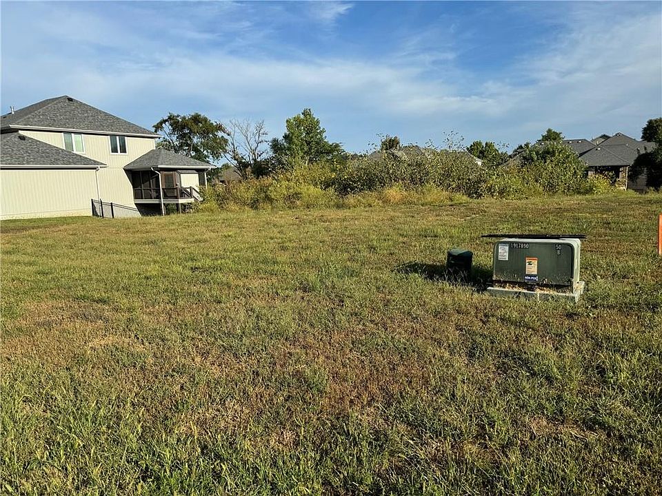 2nd image of 2536 NE Willow Creek Ln