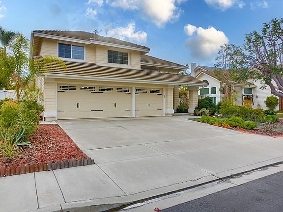 2nd image of 321 Moonstone Bay Dr