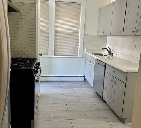 4th image of 279 Belmont Ave Floor 2