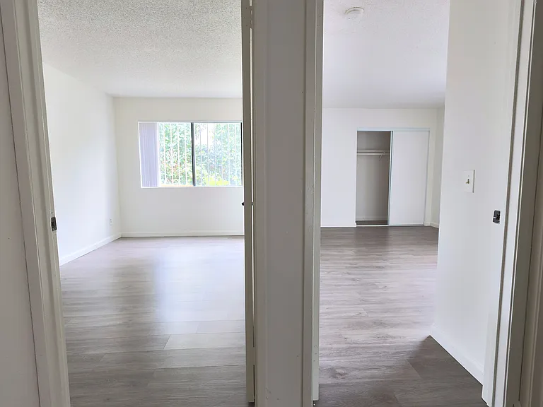 140 N Commonwealth Ave — Photo 19