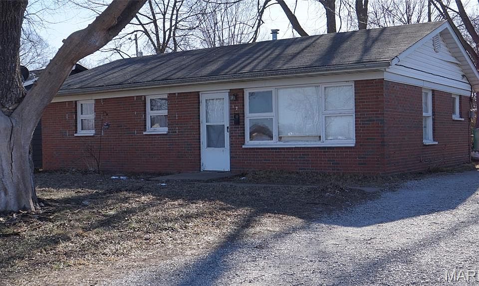 2nd image of 17 Hanover Ln