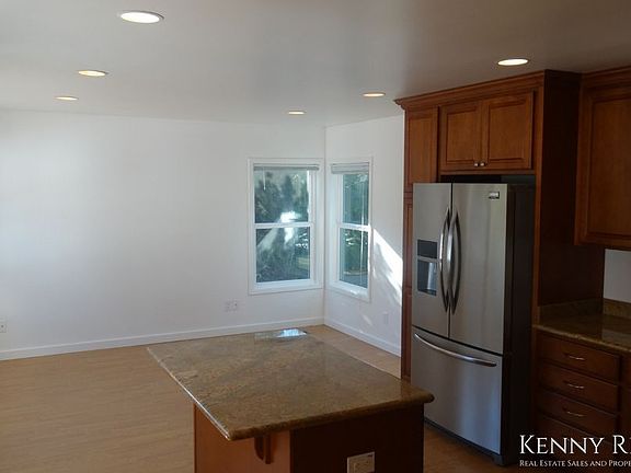 4th image of 281 Country Club Dr
