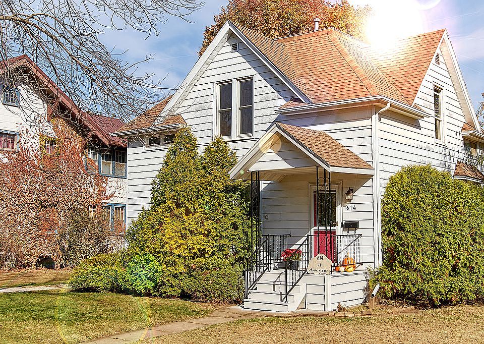 1st image of 614 A Ave