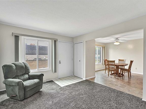 3rd image of 803 Tollis Pkwy #1