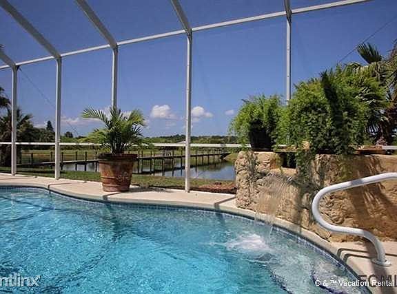 Float in the pool, gazing up at the blue Florida sky! Bliss!