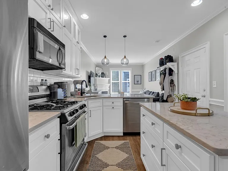 53 Woodward St #1 — Photo 8