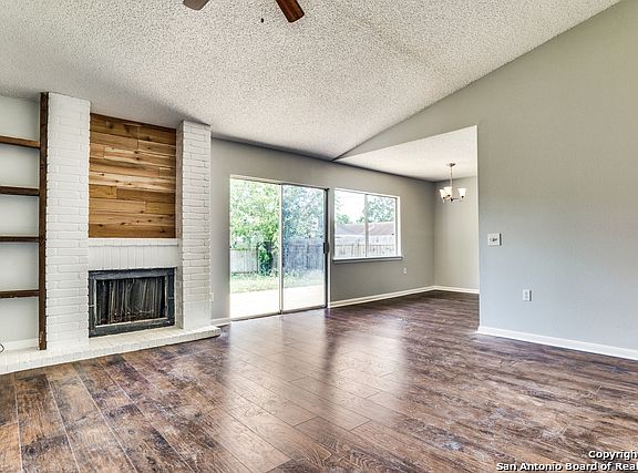 4th image of 5926 Whispering Lake St