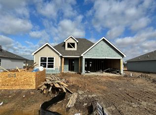 521 Harvest Lake Dr, Snook, TX 77878